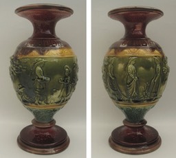 04-girls playing vase