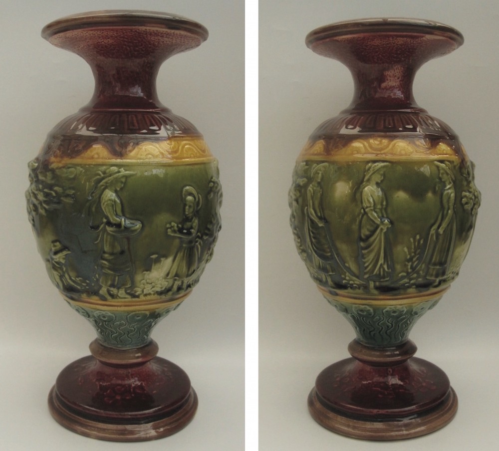 04-girls playing vase